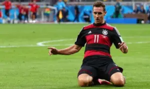 Miroslav Klose – Cầu thủ ghi nhiều bàn thắng nhất các kỳ World Cup 16 bàn